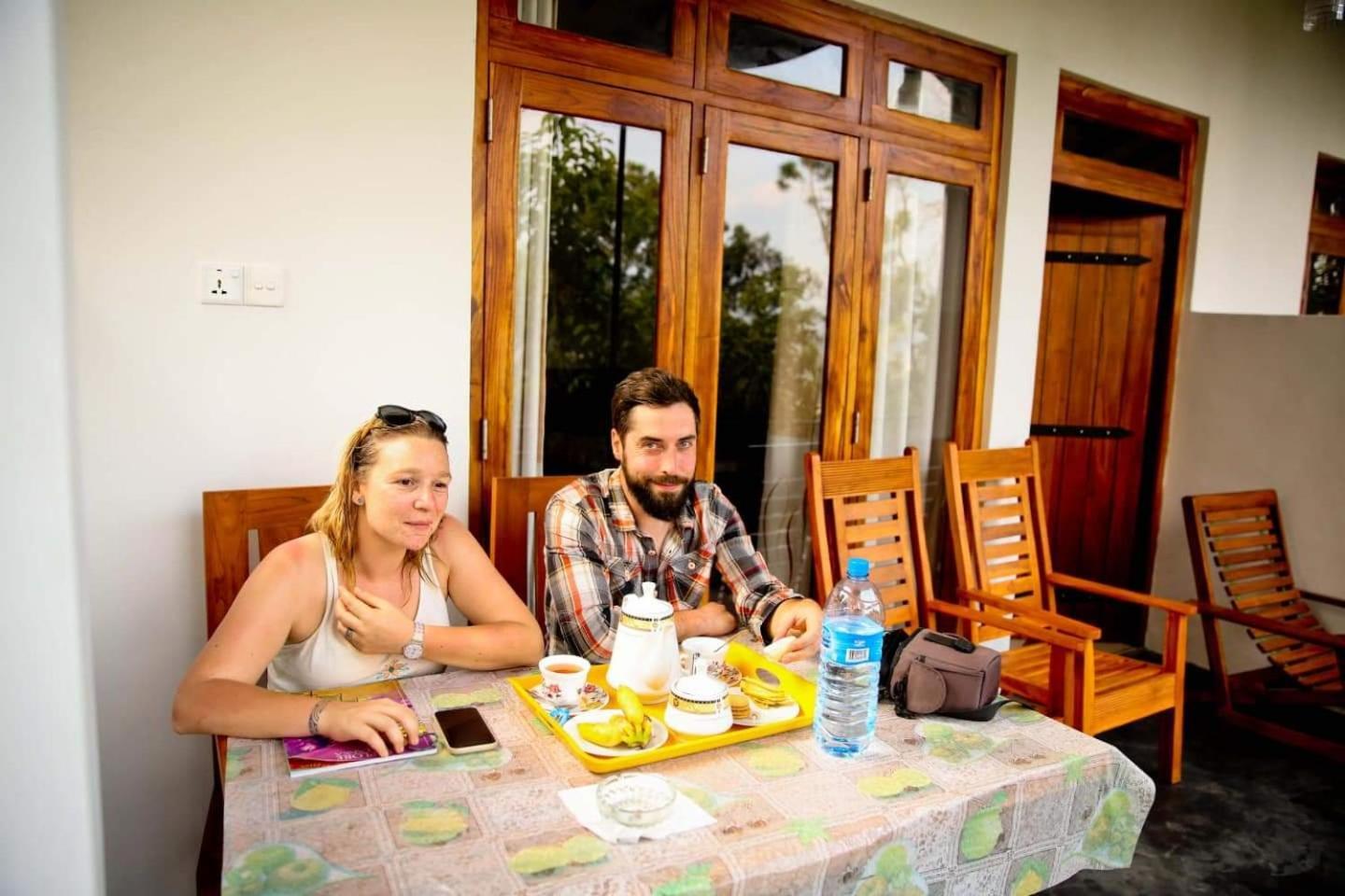 Amado Homestay Ella Buitenkant foto