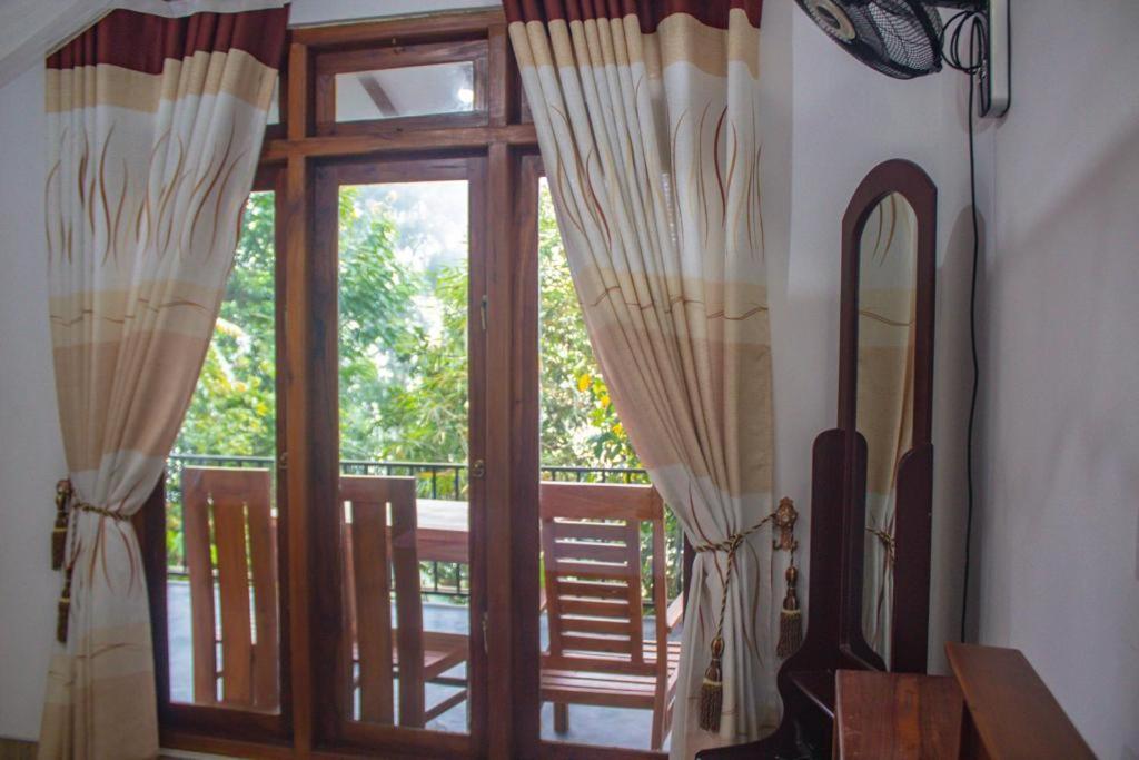 Amado Homestay Ella Buitenkant foto