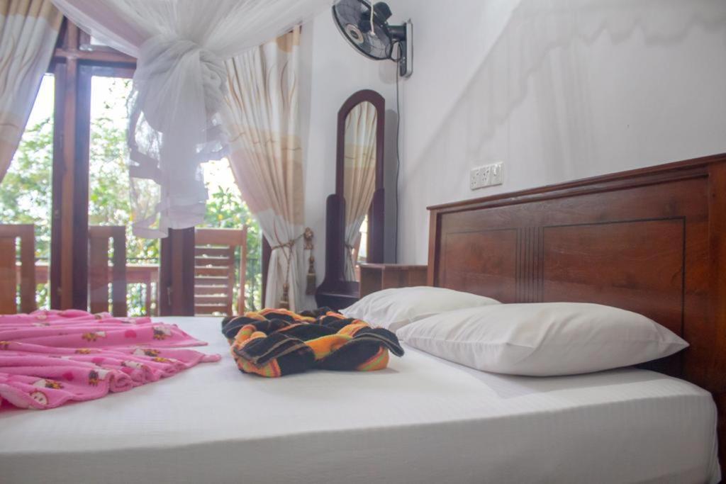 Amado Homestay Ella Buitenkant foto